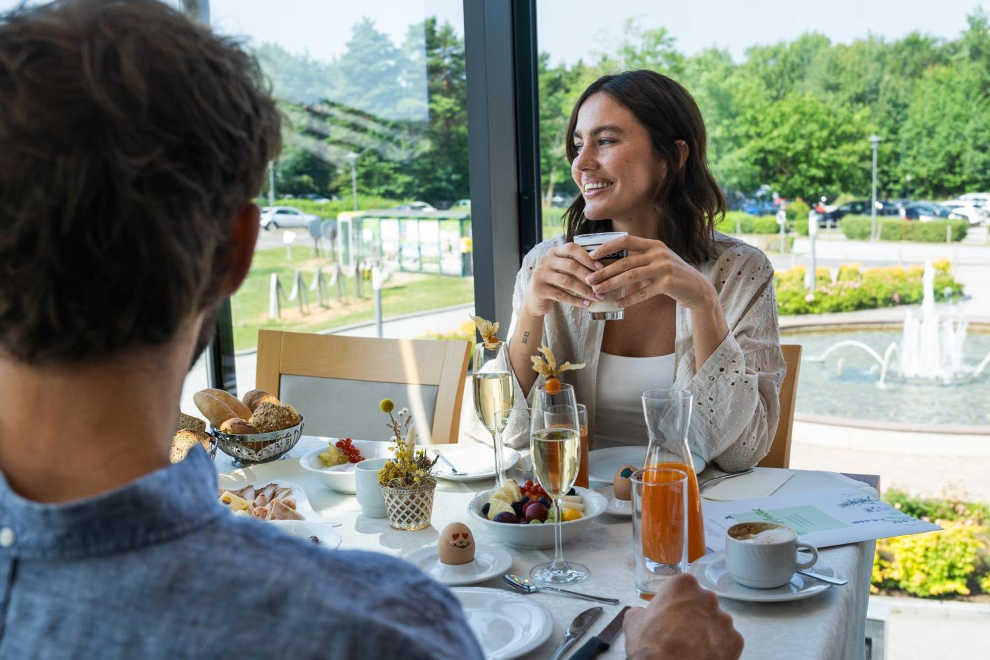 Hotel Vier Jahreszeiten Loipersdorf Loipersdorf bei Fuerstenfeld Ngoại thất bức ảnh